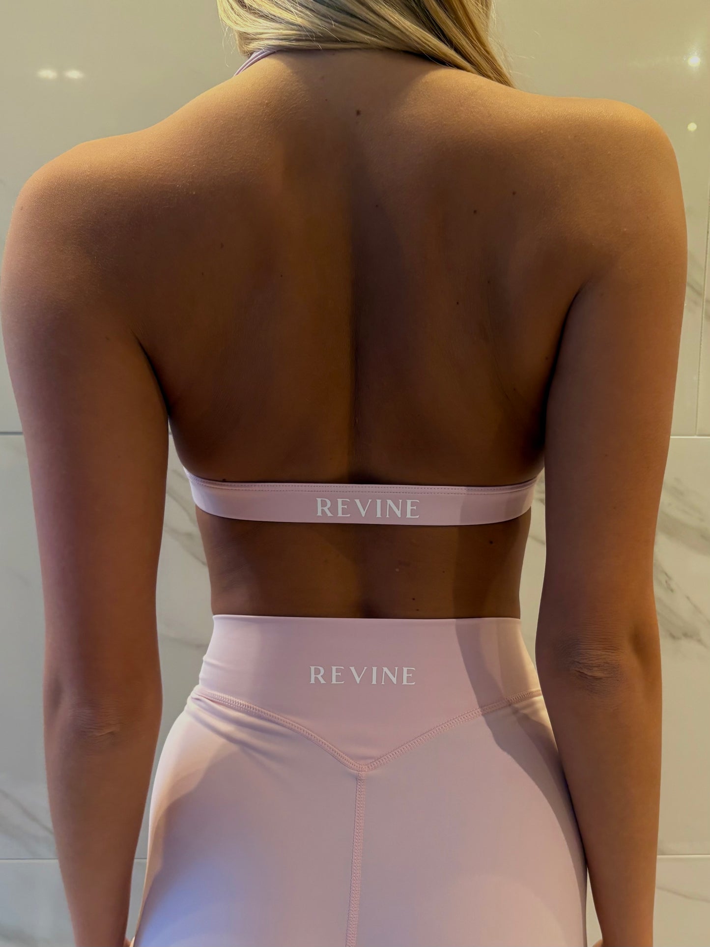 Releve’ v-cut crop